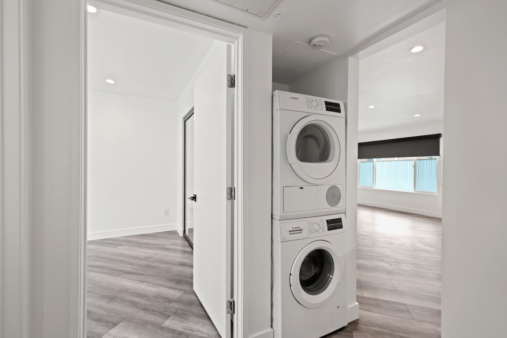 Los Angeles Apartment: 6307 Elgin Street