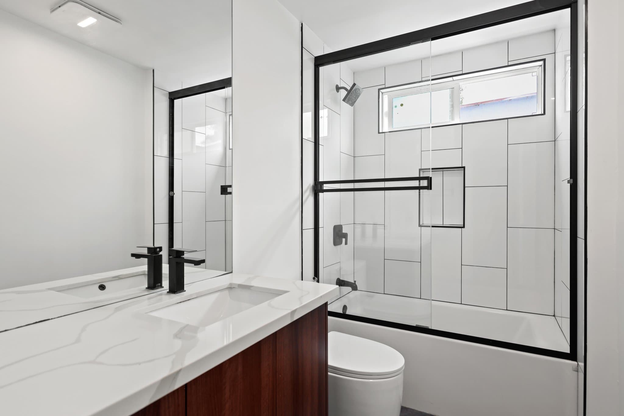 Los Angeles Apartment: 6307 Elgin Street