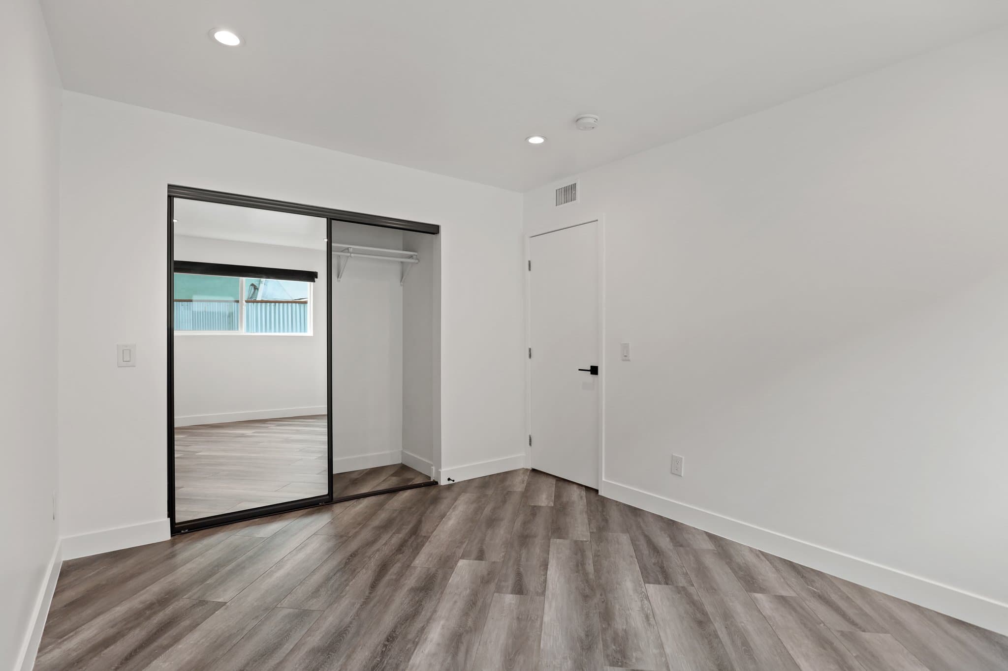 Los Angeles Apartment: 6307 Elgin Street