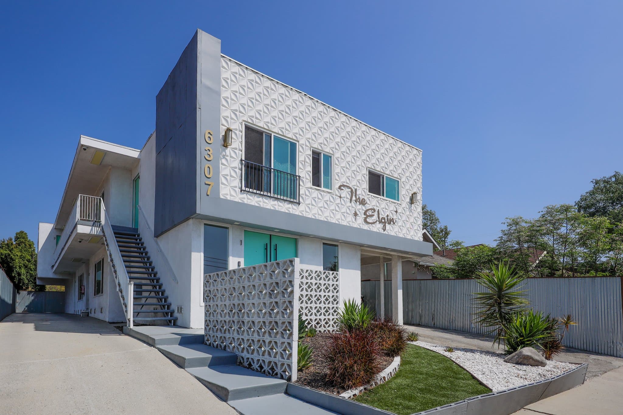 Los Angeles Apartment: 6307 Elgin Street