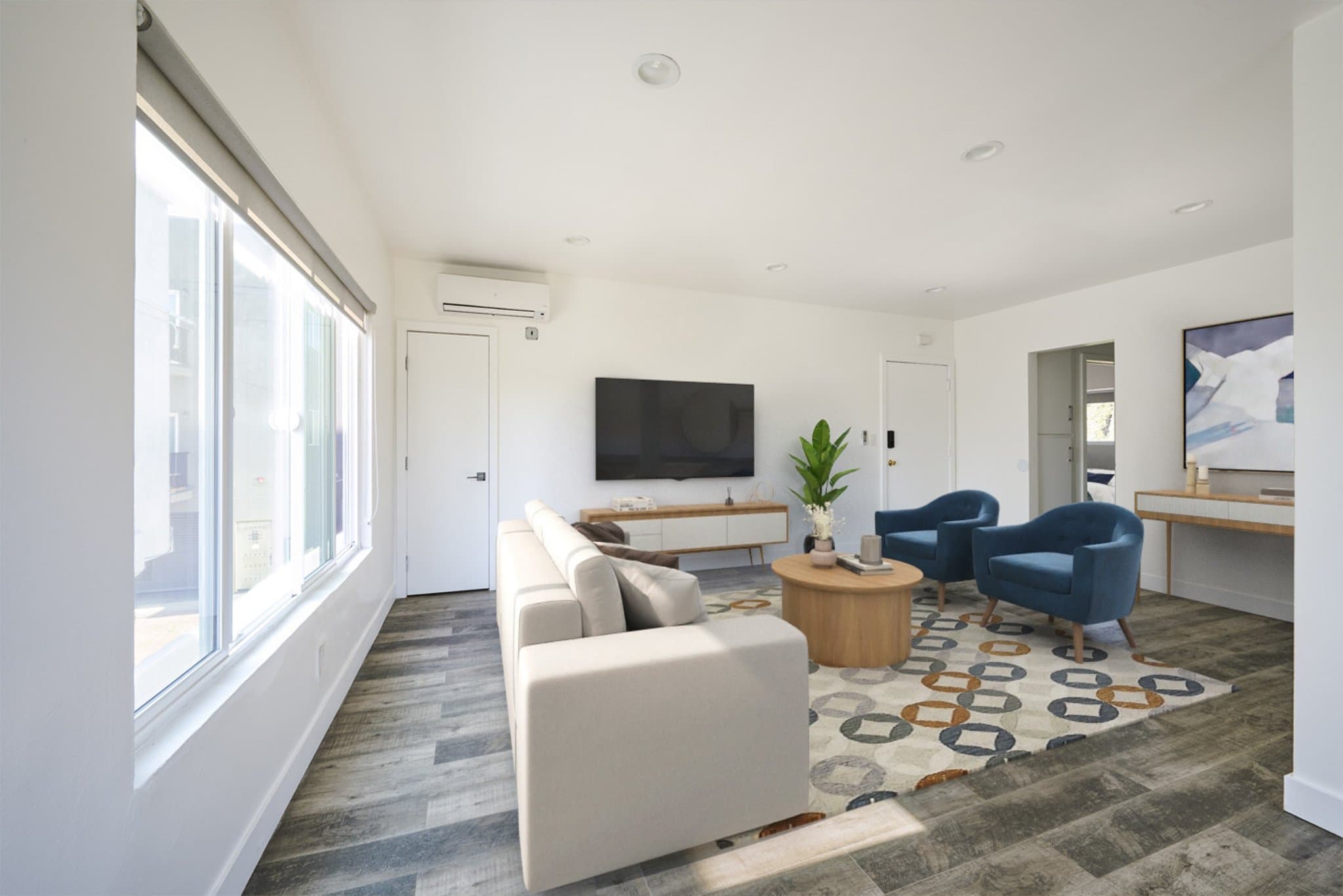 Los Angeles Apartment: 1333 W 36th Place