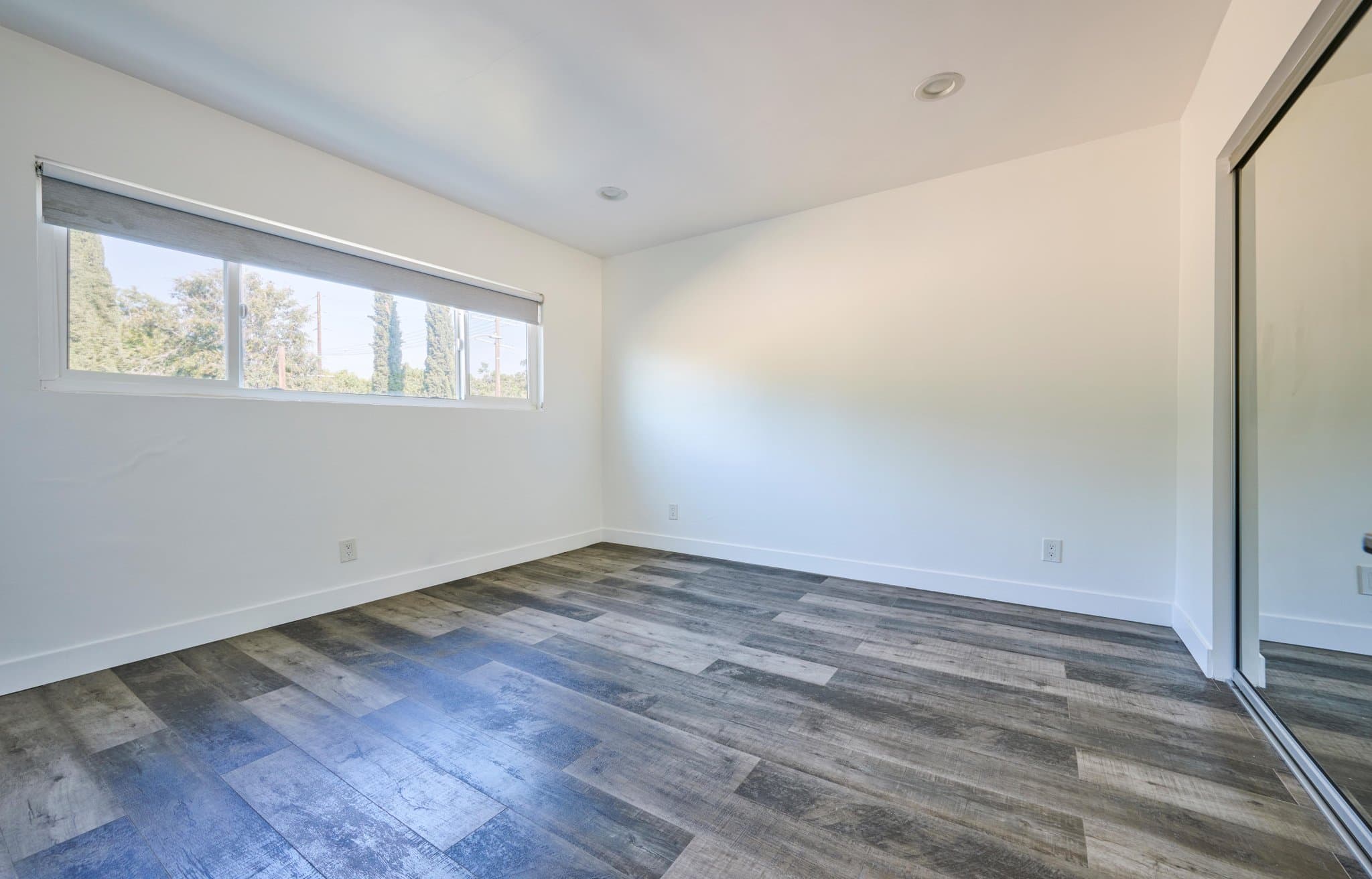 Los Angeles Apartment: 1333 W 36th Place