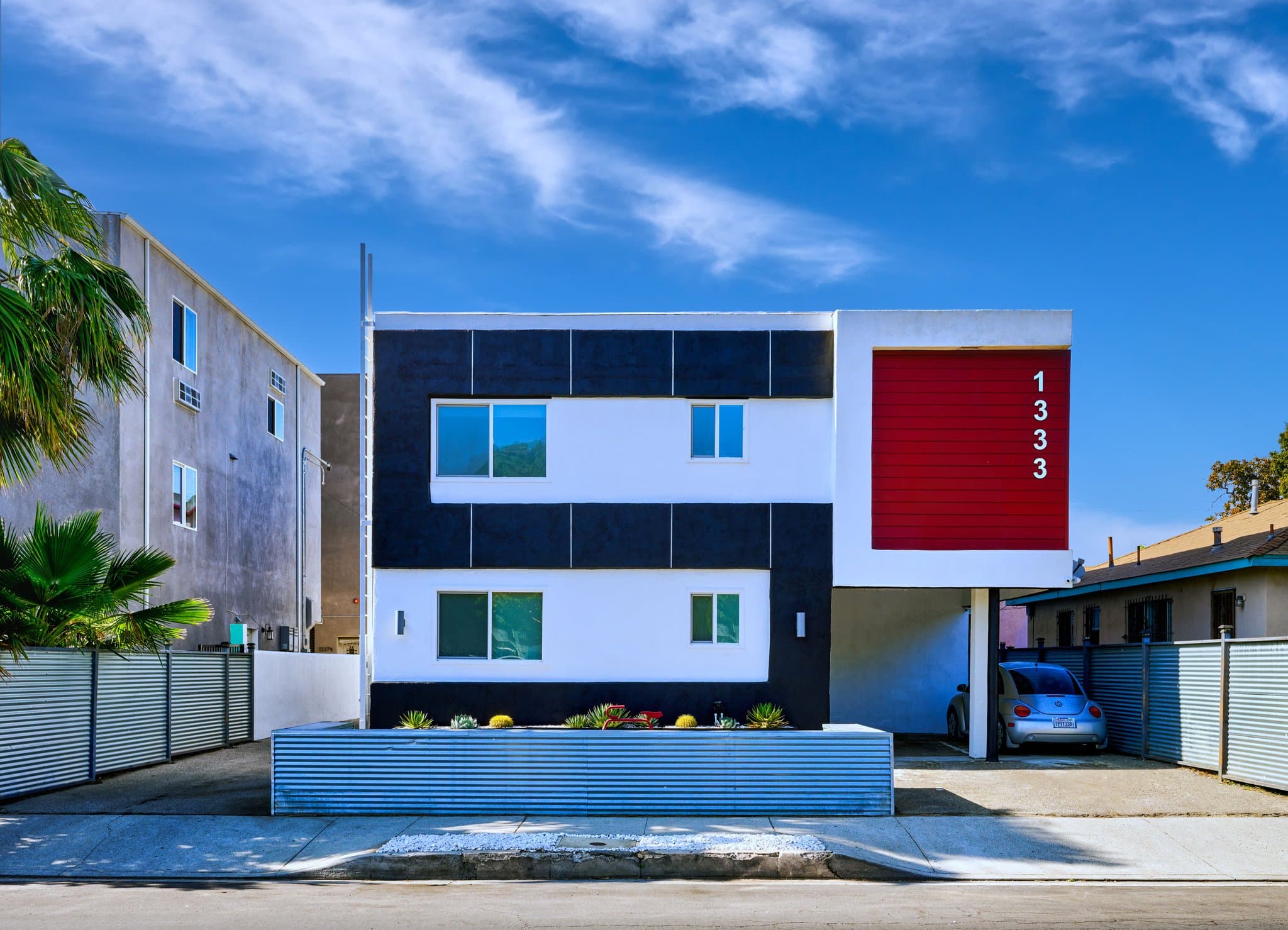 Los Angeles Apartment: 1333 W 36th Place