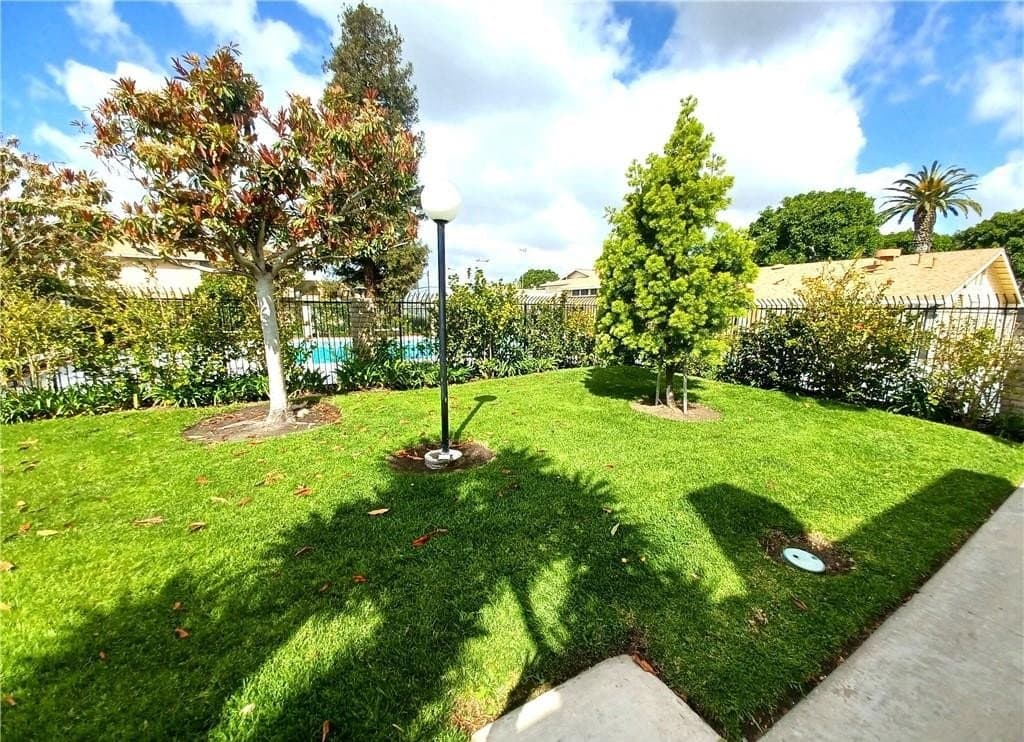 Fountain Valley Townhome: 11820 Gloxinia Ave