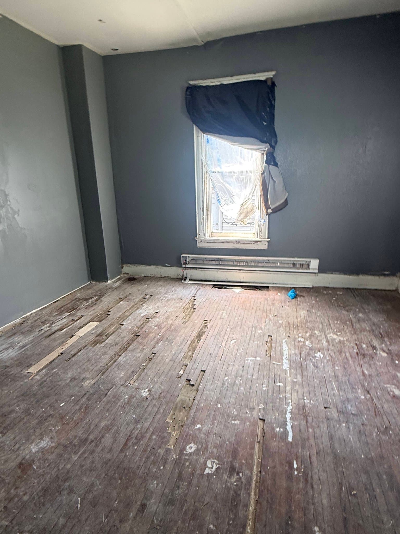 Decatur House: 442 W Division St