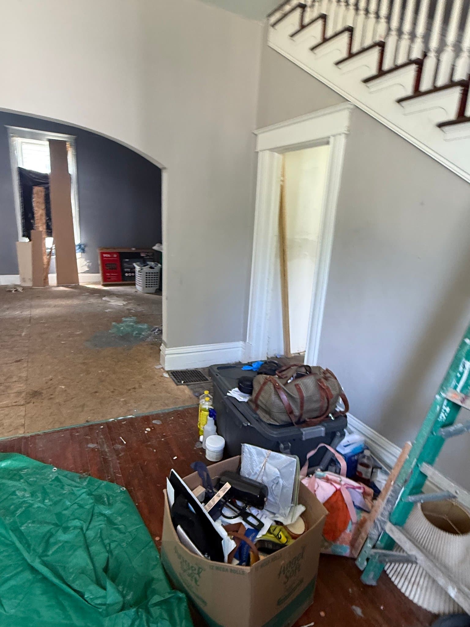 Decatur House: 442 W Division St