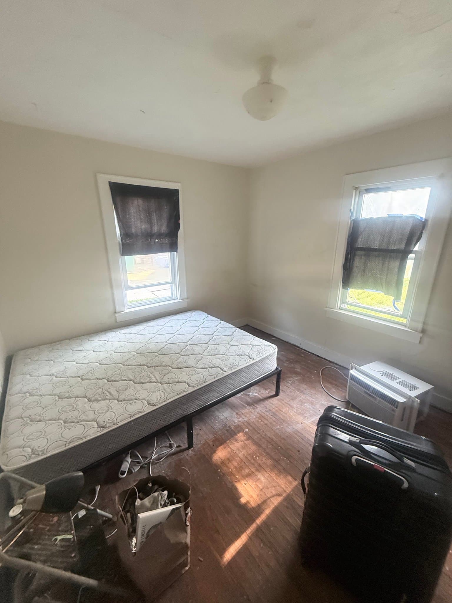 Decatur House: 1746 N Woodford St