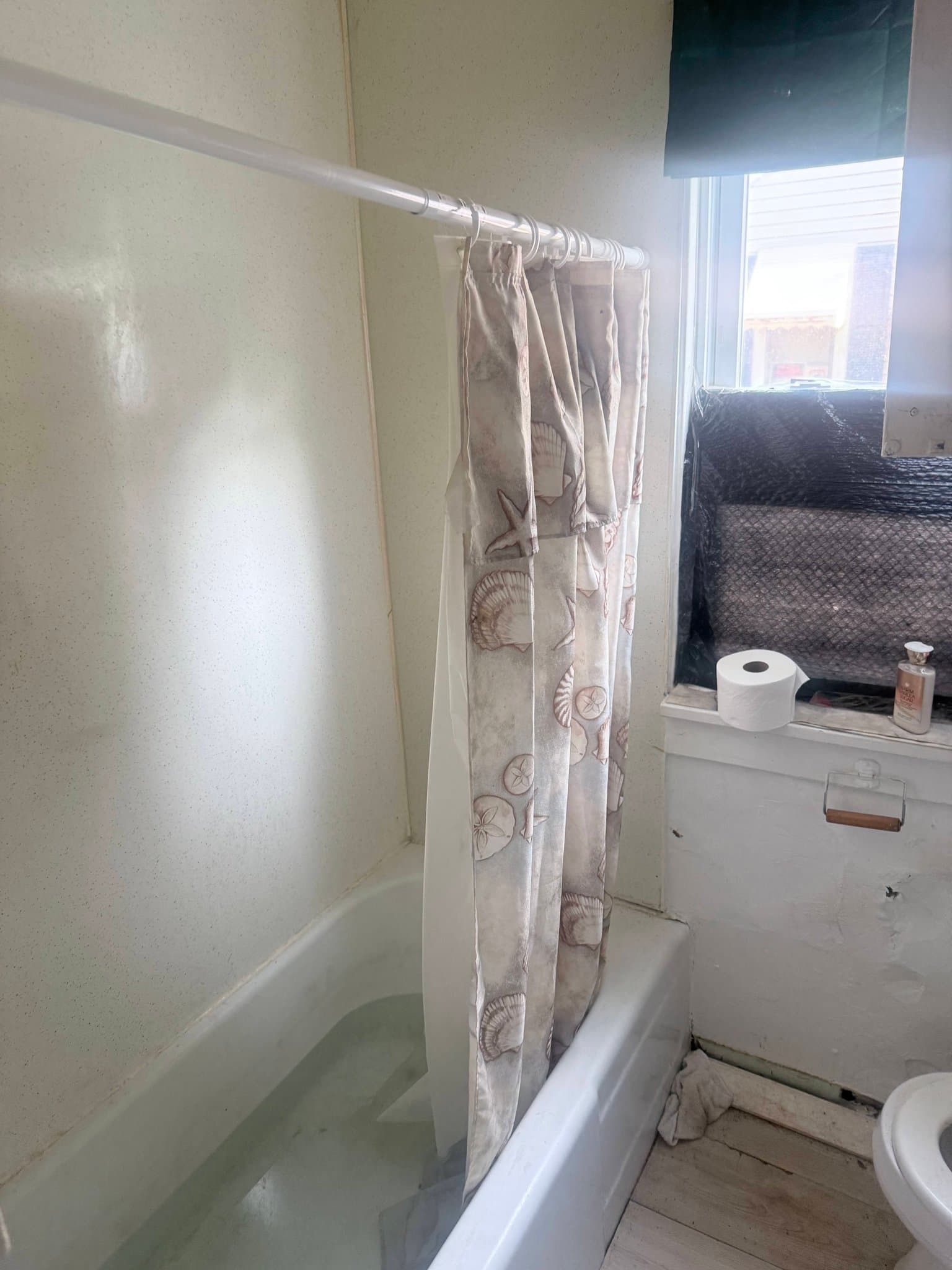 Decatur House: 1746 N Woodford St