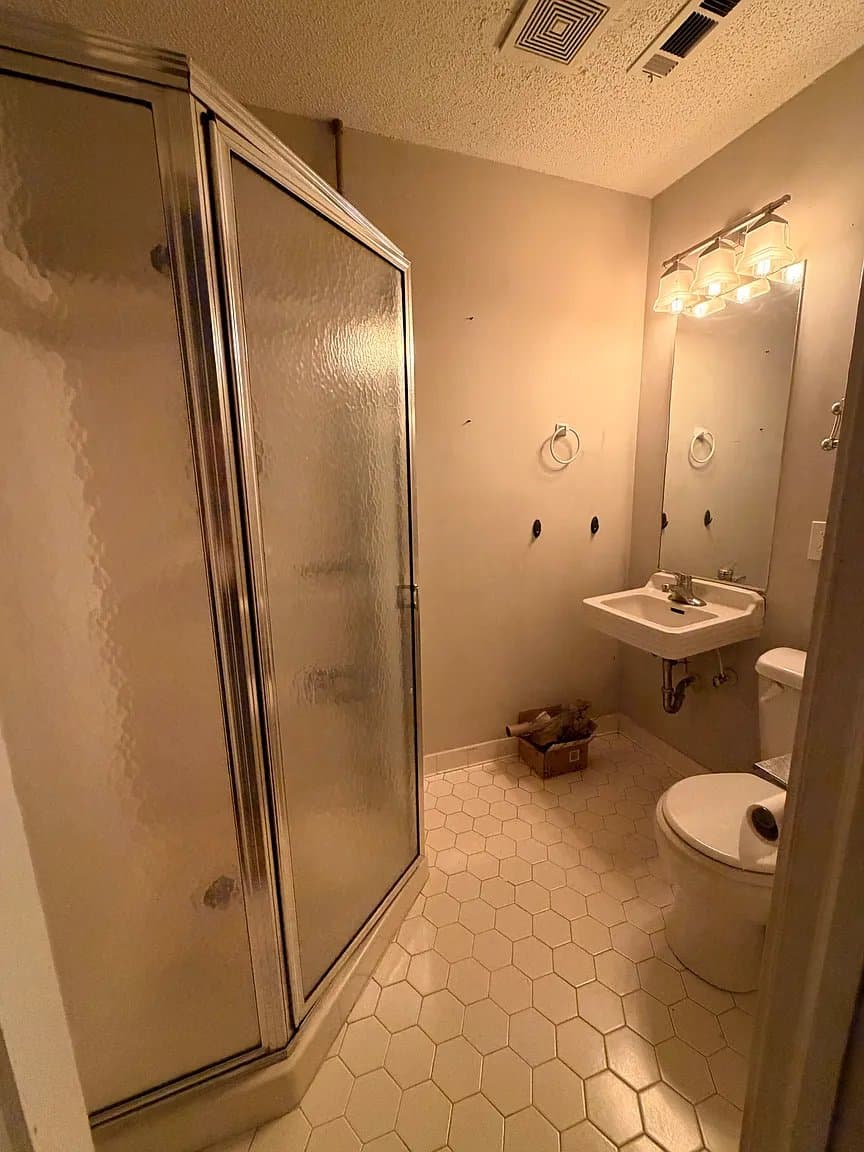 Augusta House: 2092 heckle st