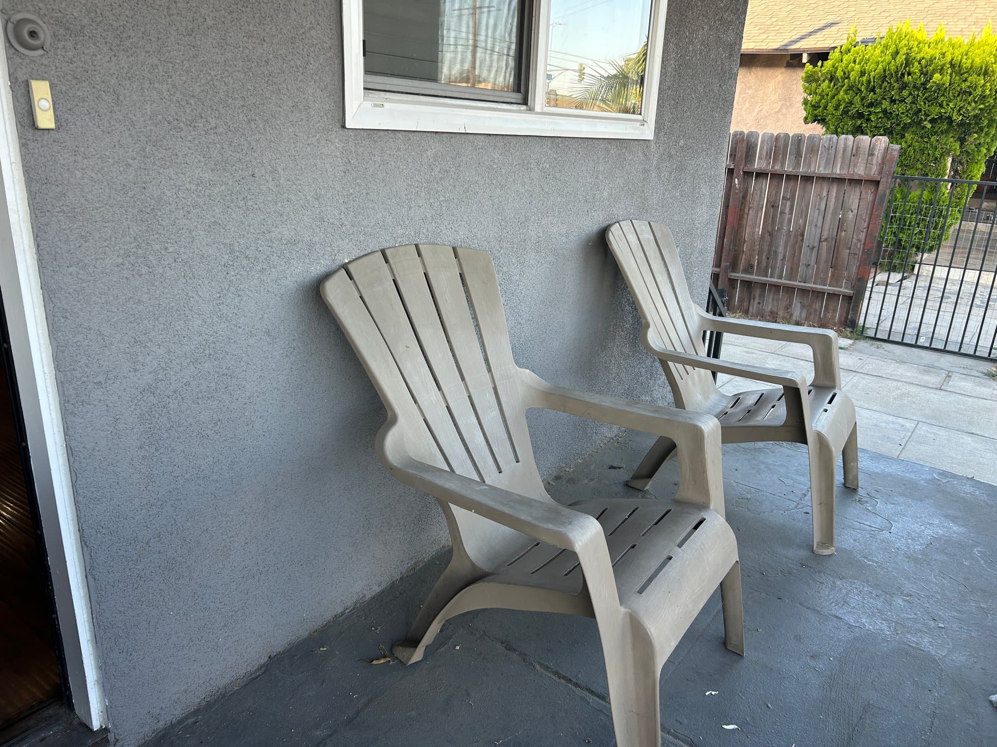 Los Angeles House: 1915 w vernon ave