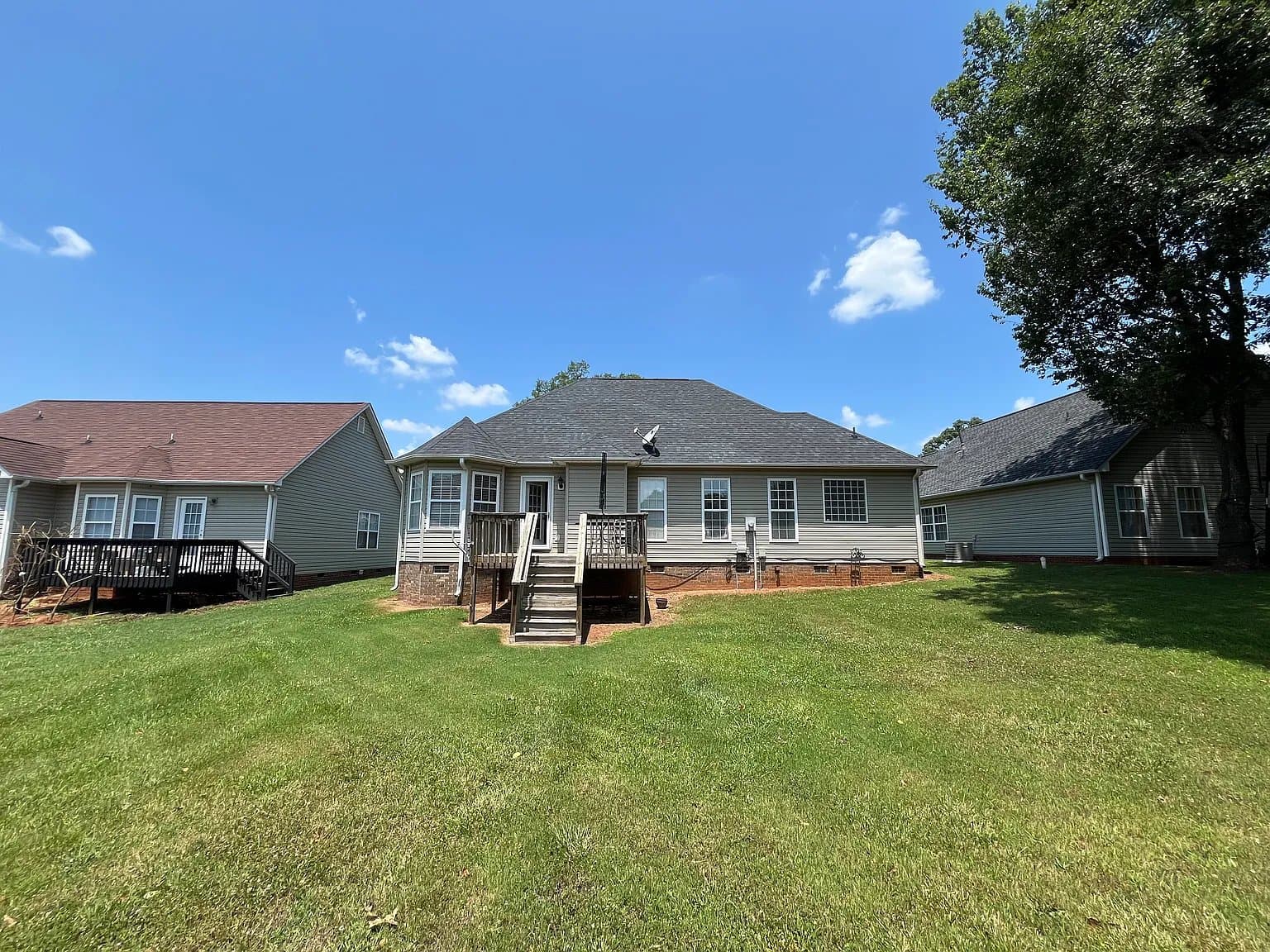 Boiling Springs House: 740 Running Creek Lane