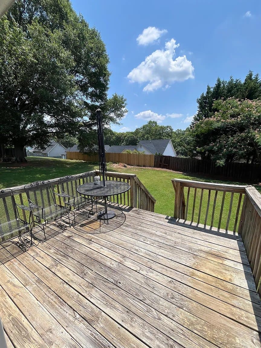 Boiling Springs House: 740 Running Creek Lane