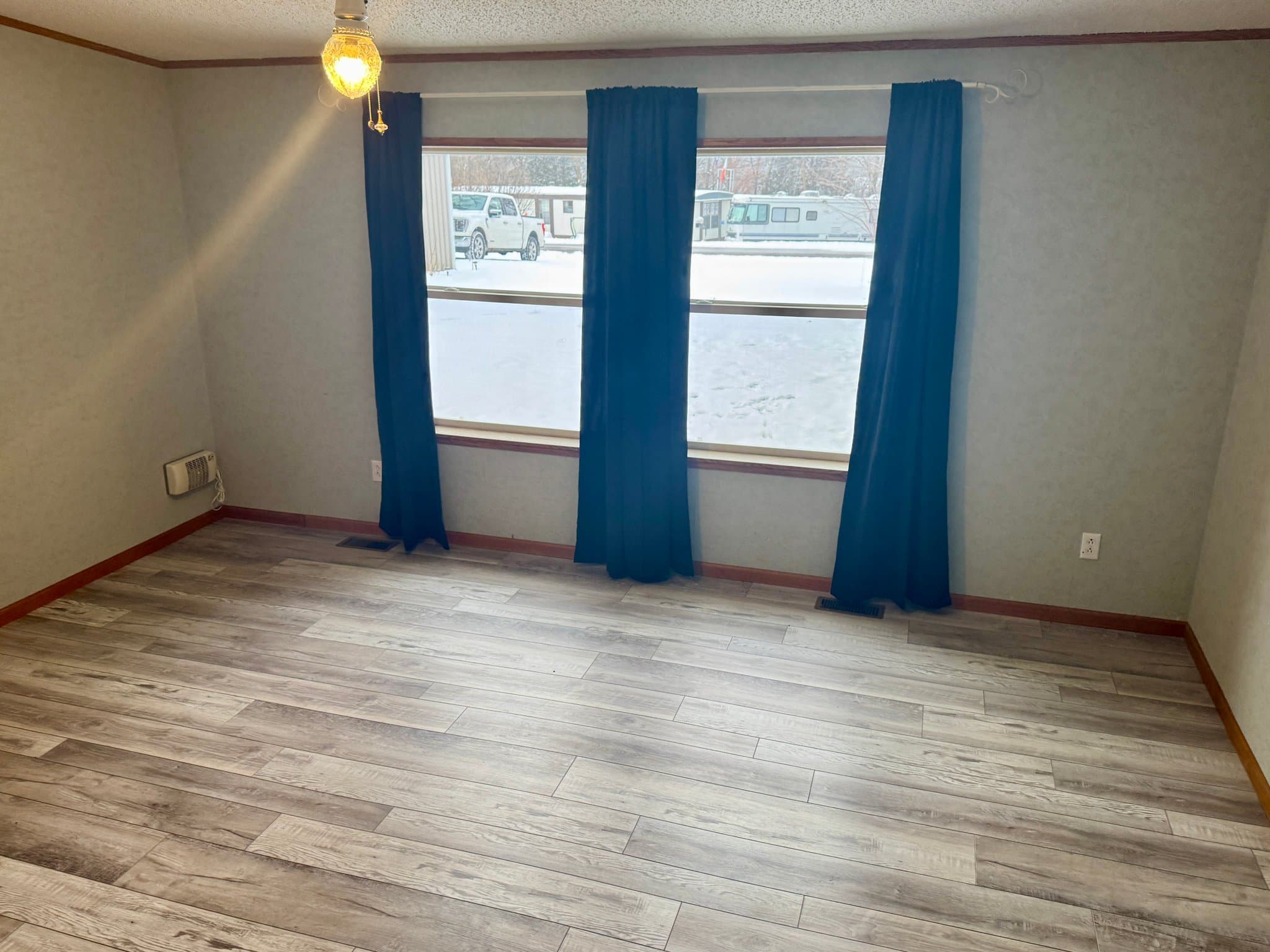Litchfield House: 57975 226th St