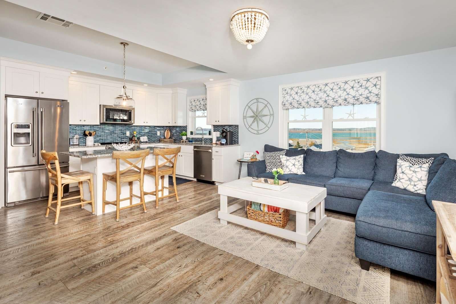 Hampton Condo: 128 Ashworth Ave