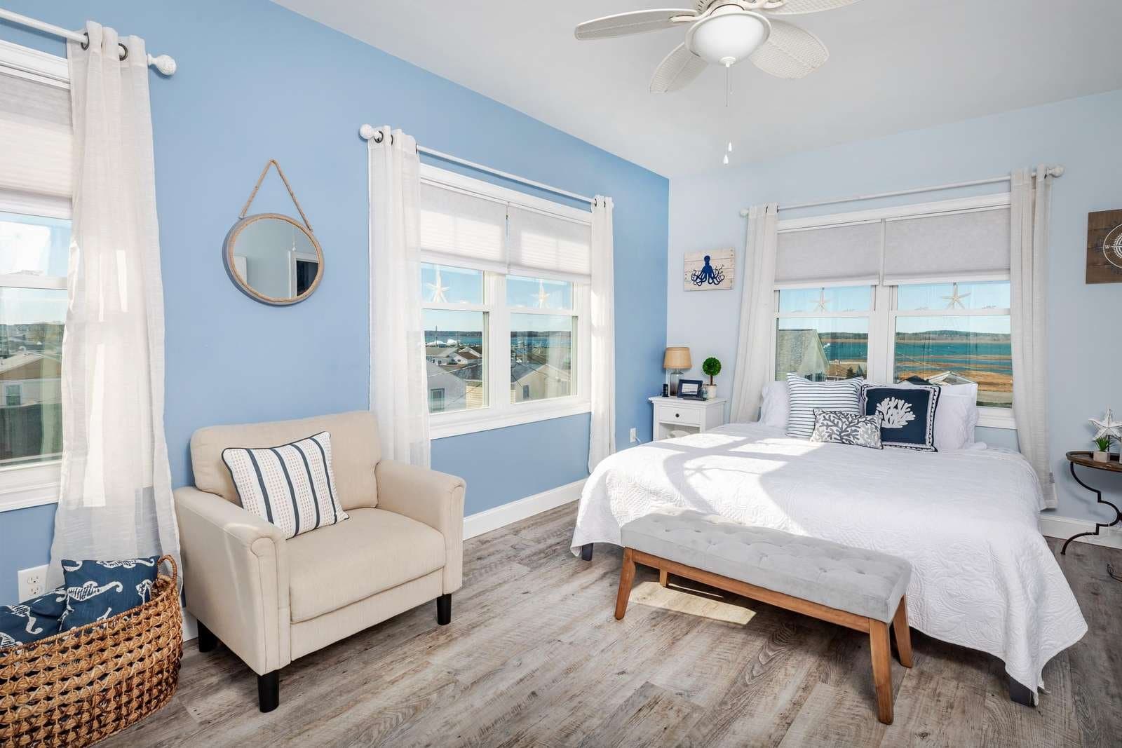 Hampton Condo: 128 Ashworth Ave