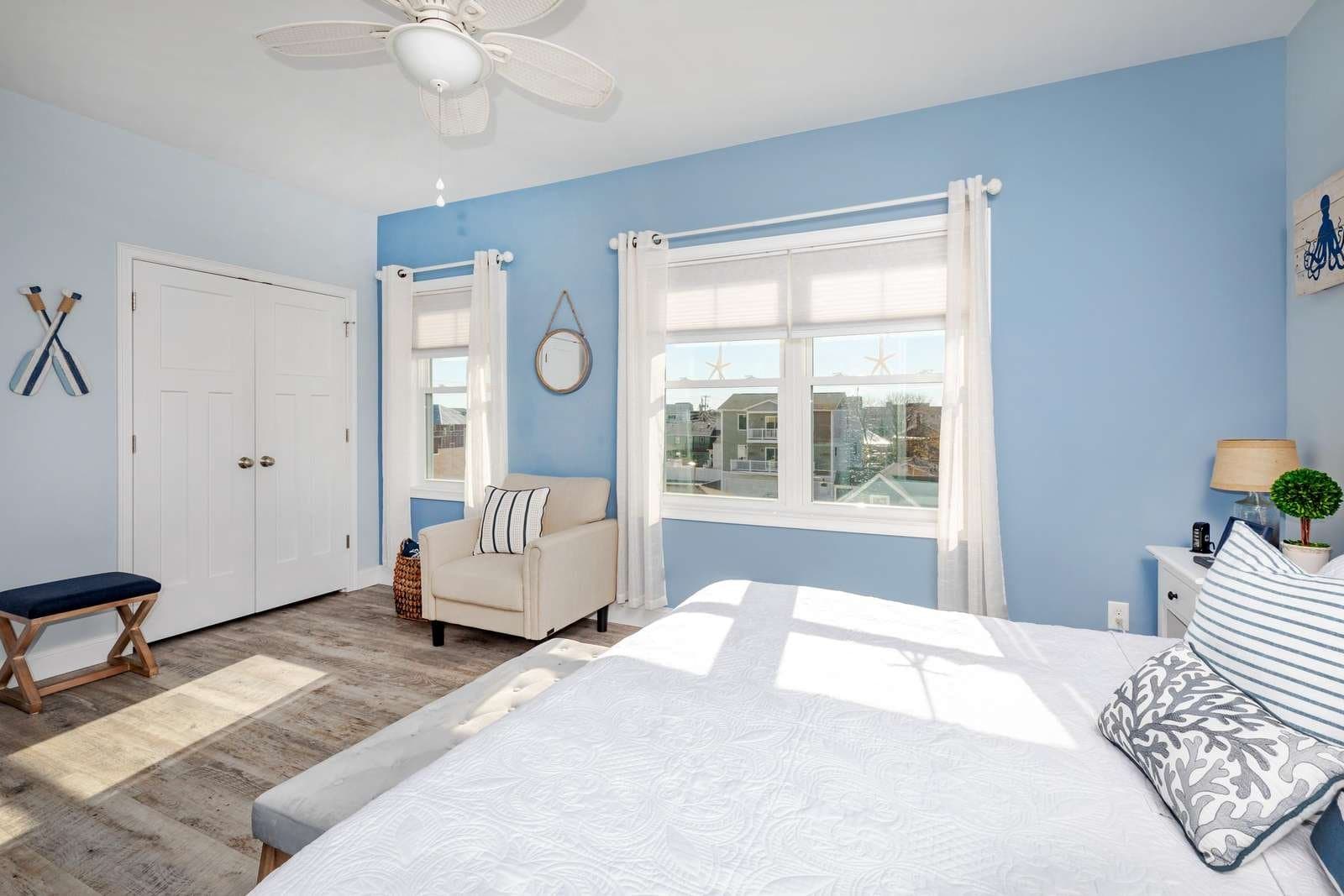 Hampton Condo: 128 Ashworth Ave