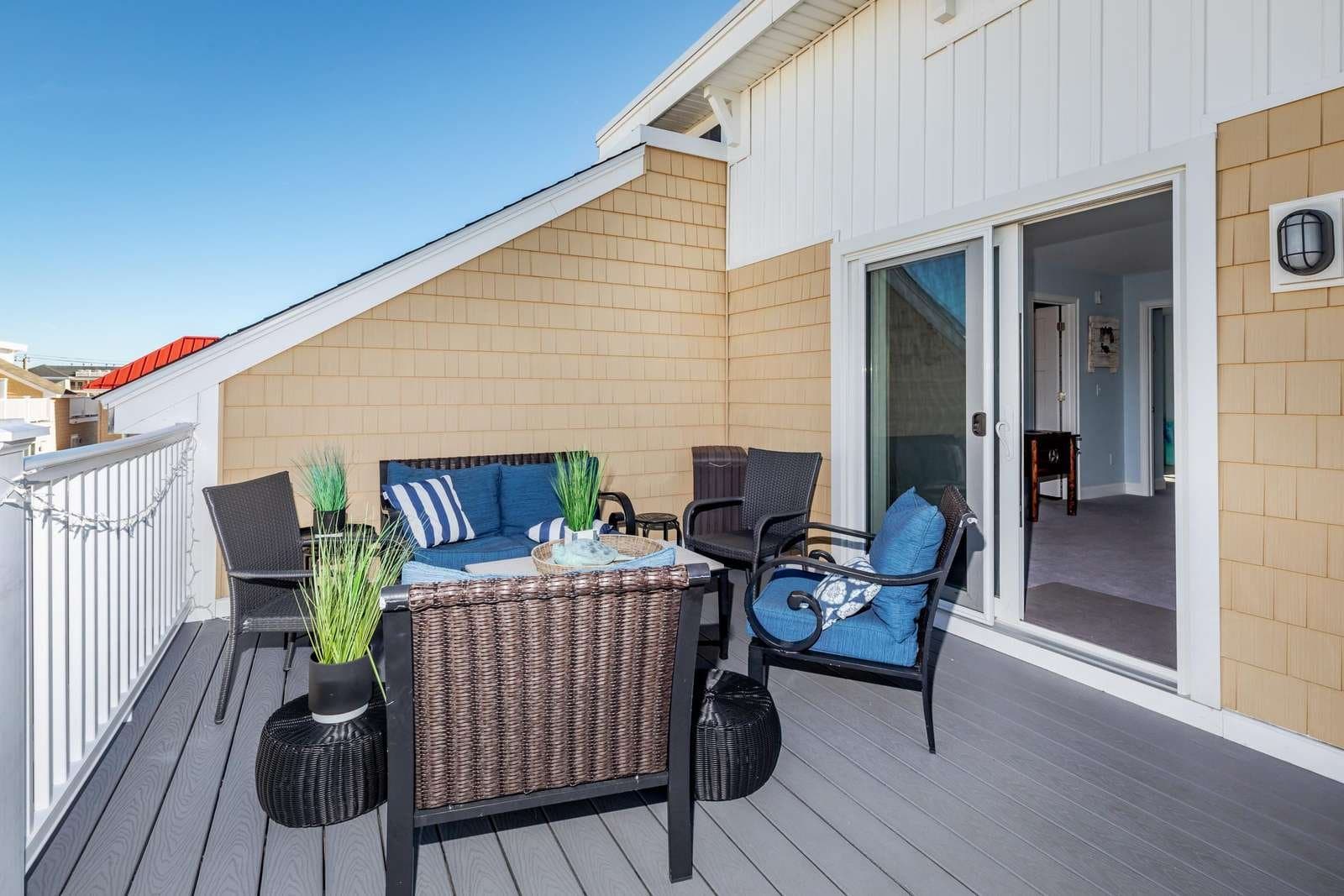 Hampton Condo: 128 Ashworth Ave