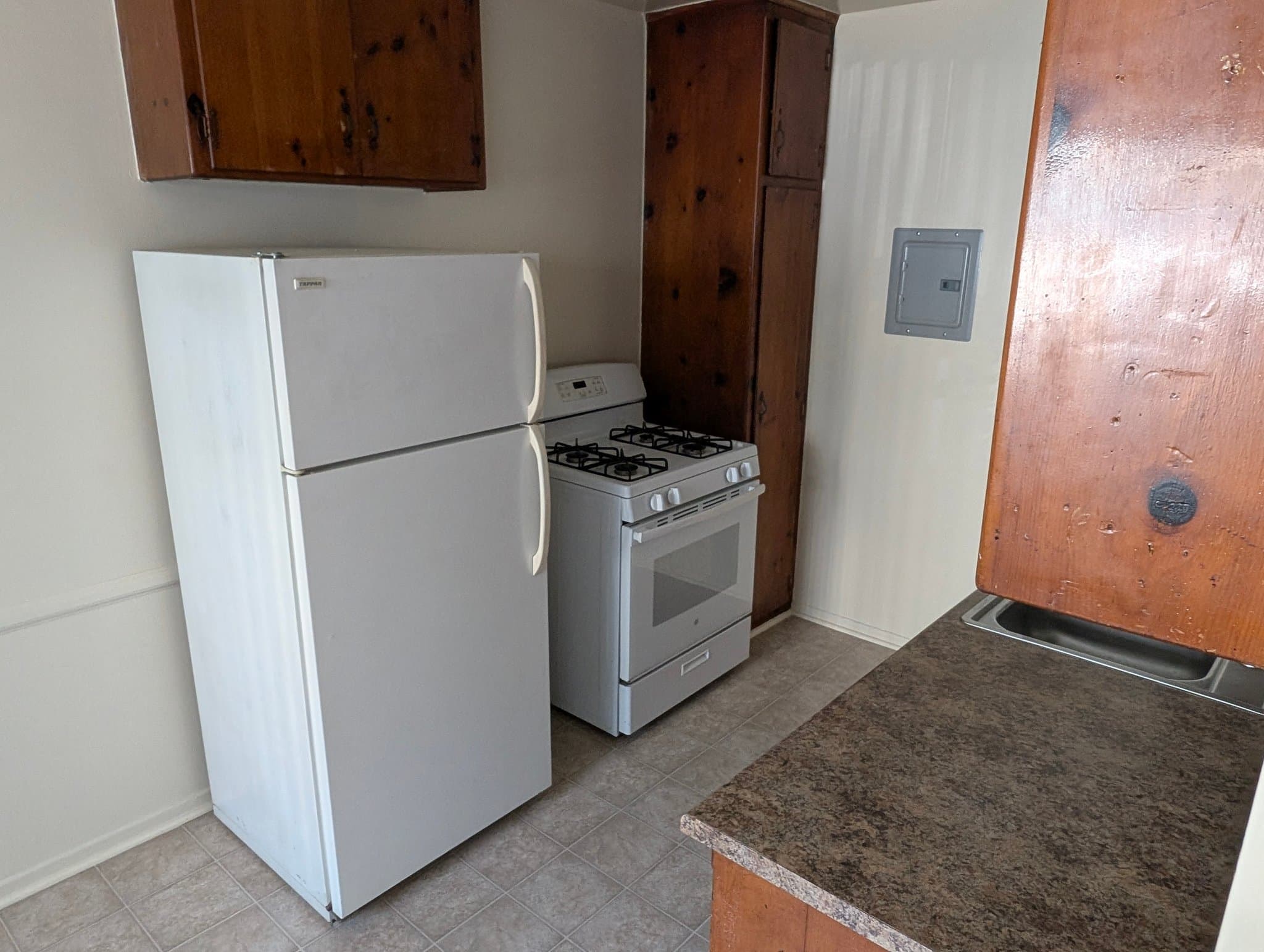 Los Angeles Apartment: 10524 Palms Boulevard