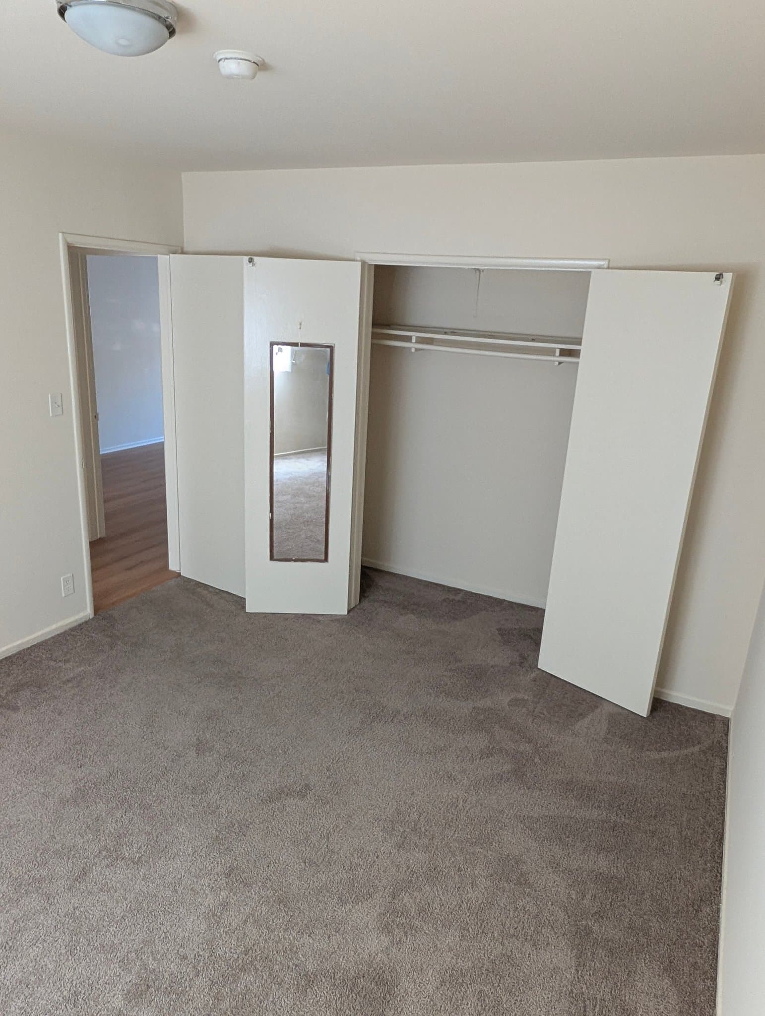 Los Angeles Apartment: 10524 Palms Boulevard
