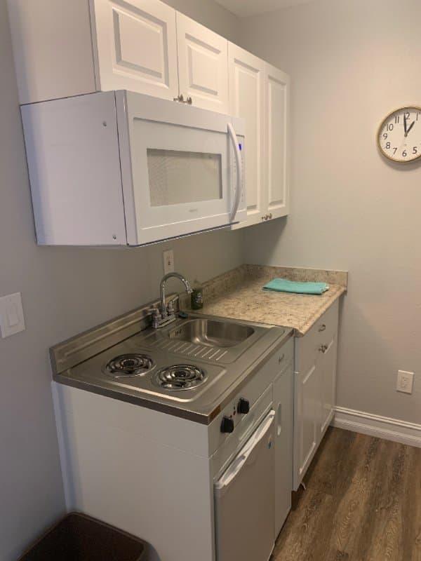 Jensen Beach Apartment: 2135 Northeast Dixie Highway