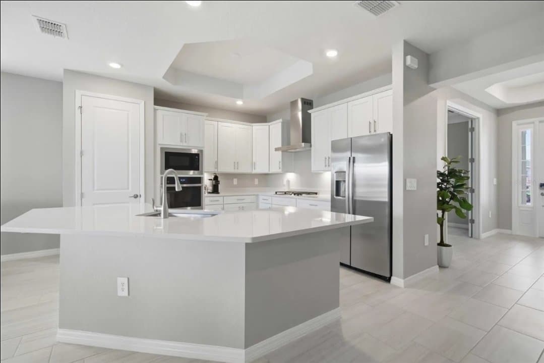 Bradenton House: 19115 Cherrystone Way