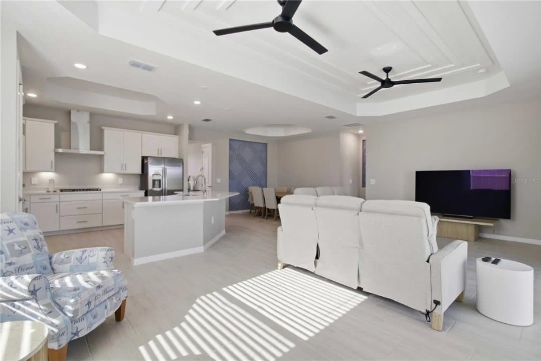 Bradenton House: 19115 Cherrystone Way