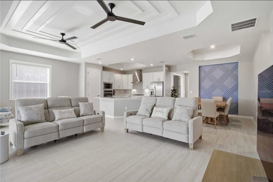 Bradenton House: 19115 Cherrystone Way