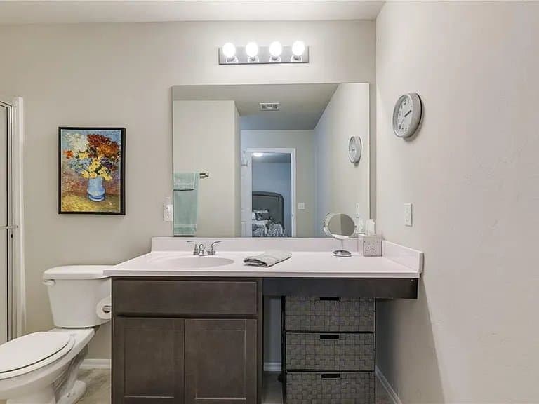 Village House: 10120 Sussex Pl