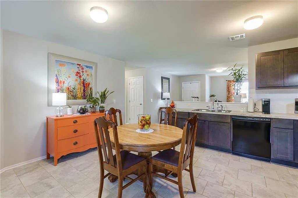 Village House: 10120 Sussex Pl