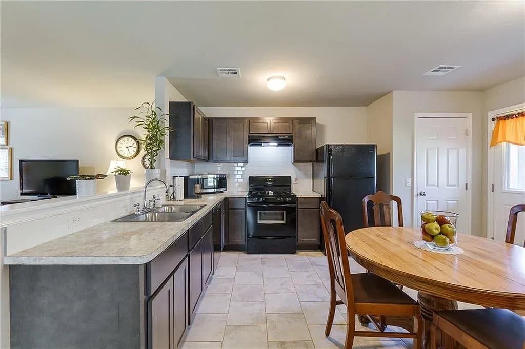 Village House: 10120 Sussex Pl