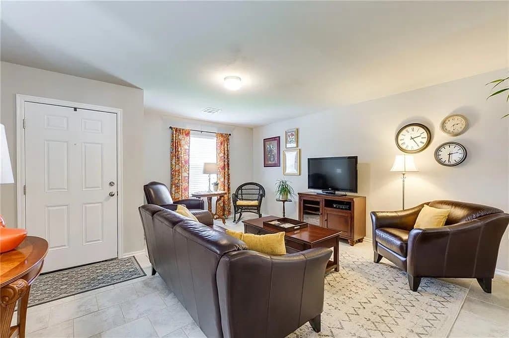 Village House: 10120 Sussex Pl