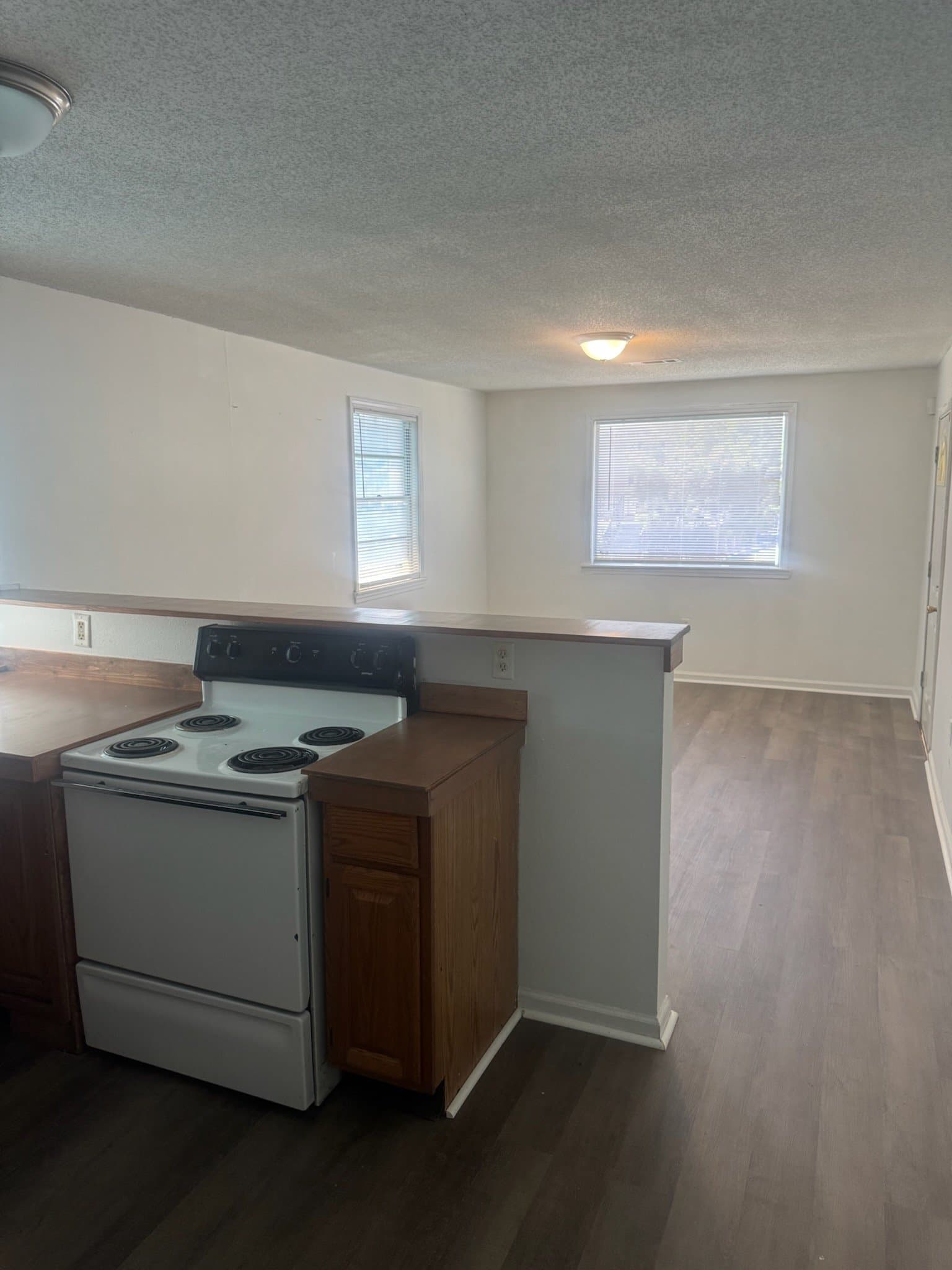 New Orleans Multiplex: 516/518 S Hennessey St