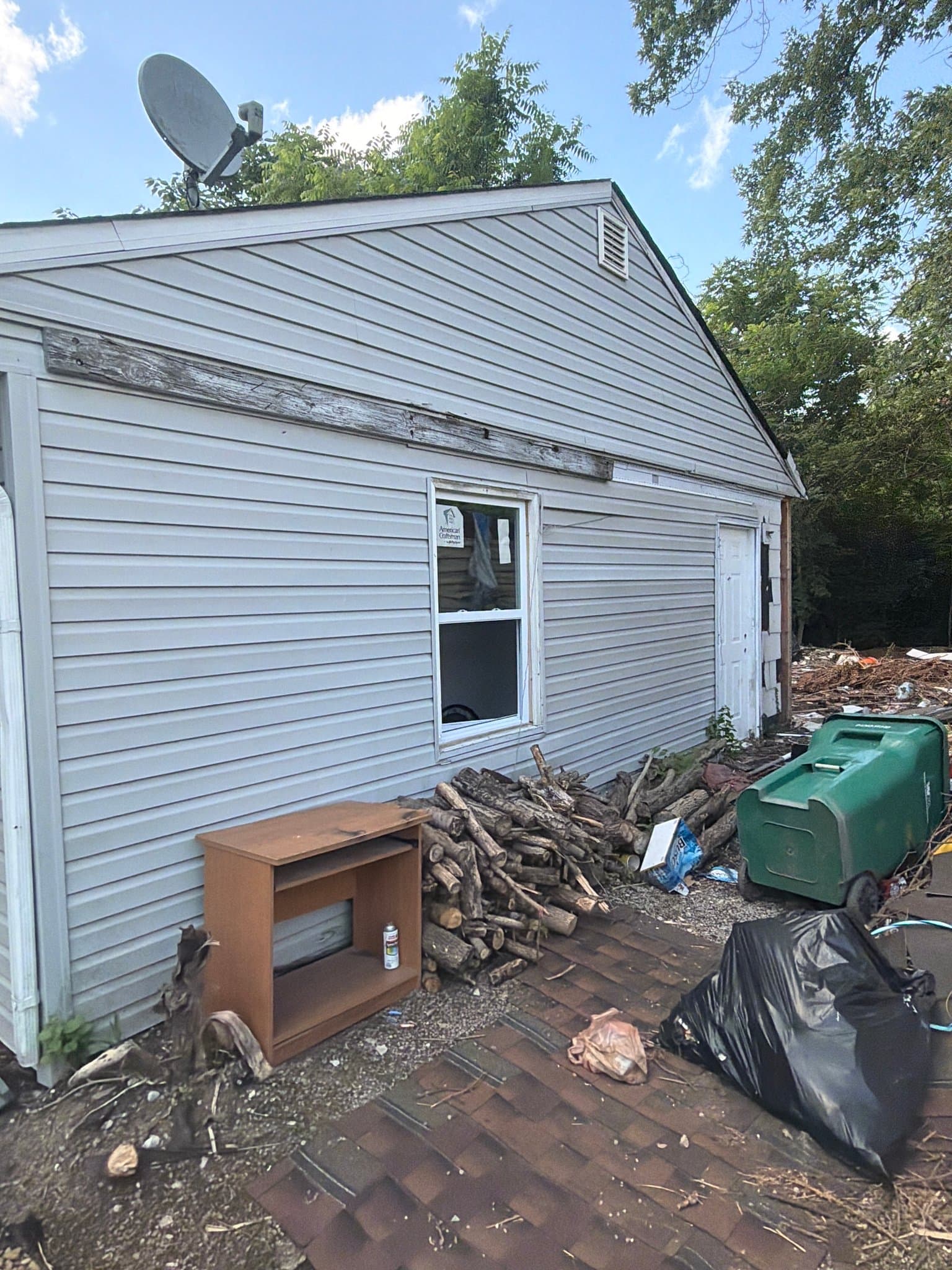 Cahokia Heights House: 30 Delores Dr