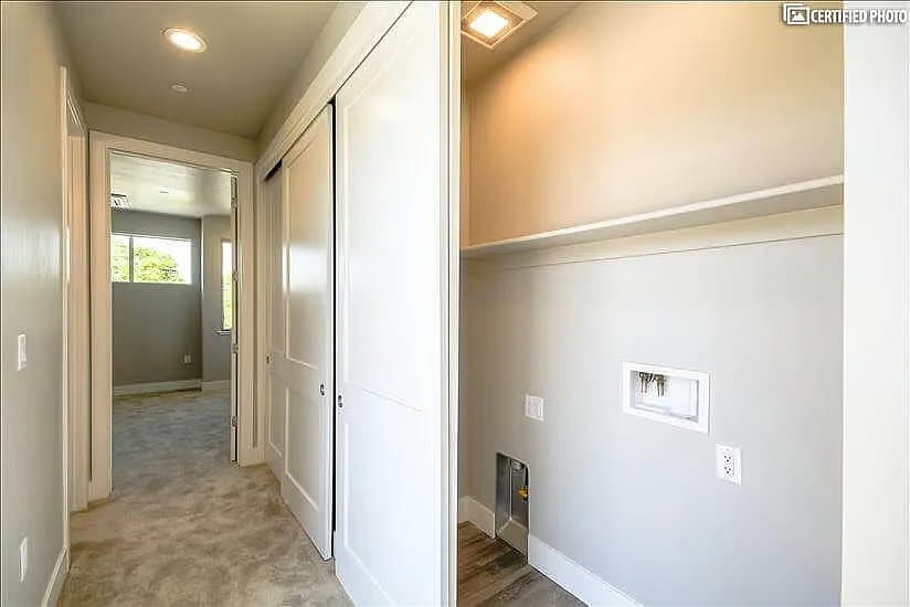 Sacramento House: 1814 Solons Aly