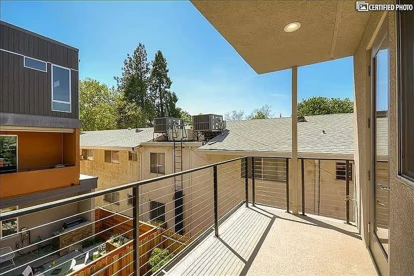Sacramento House: 1814 Solons Aly
