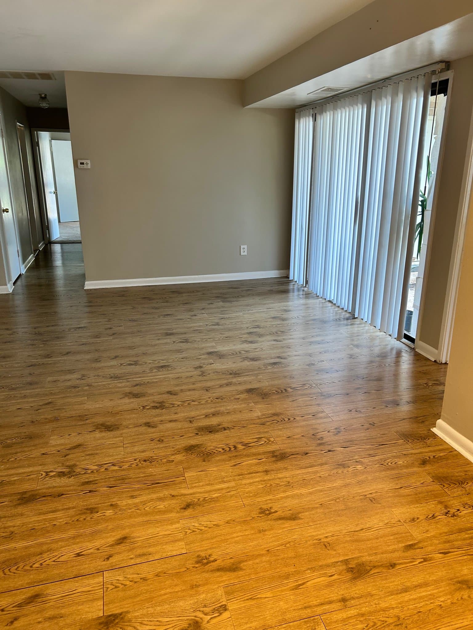 Columbia Apartment: 5488 cedar lane