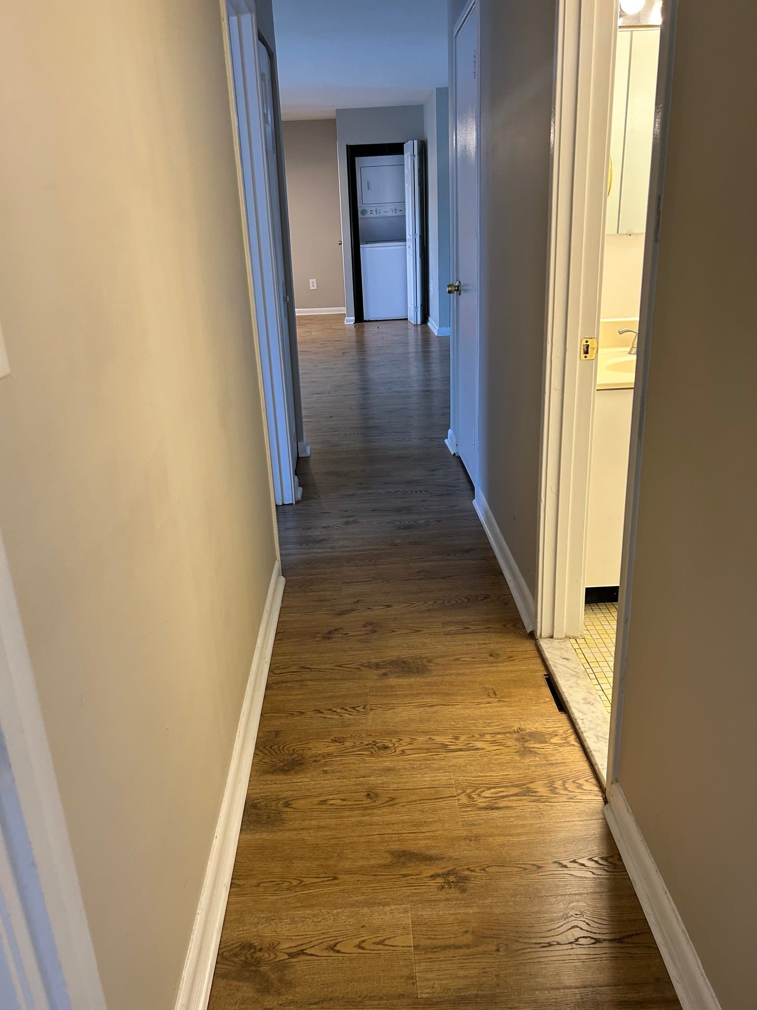 Columbia Apartment: 5488 cedar lane