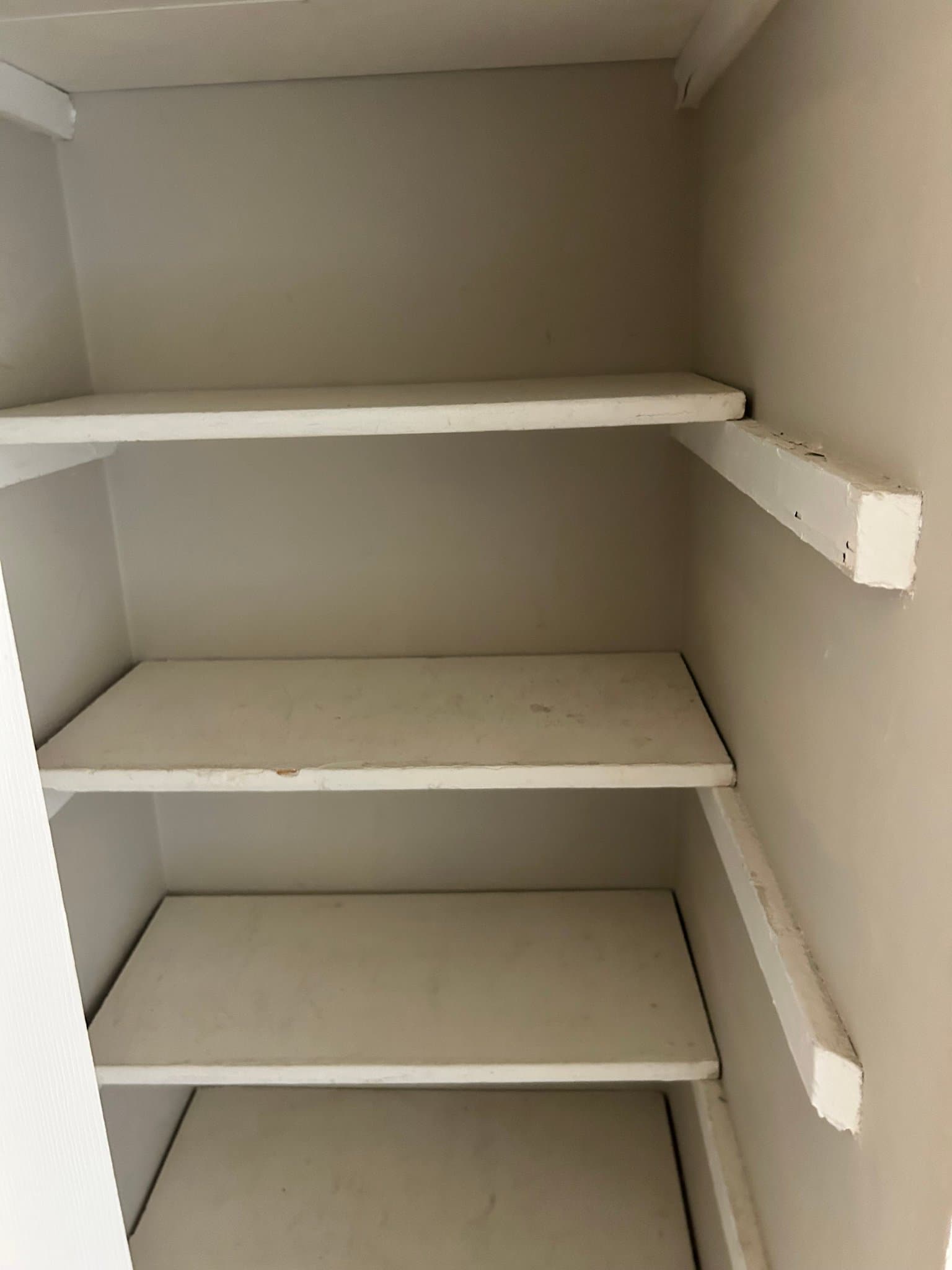 Columbia Apartment: 5488 cedar lane