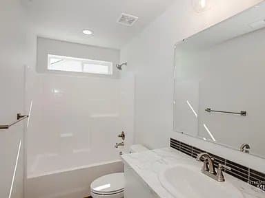 Caldwell House: 4823 Fire Opal St