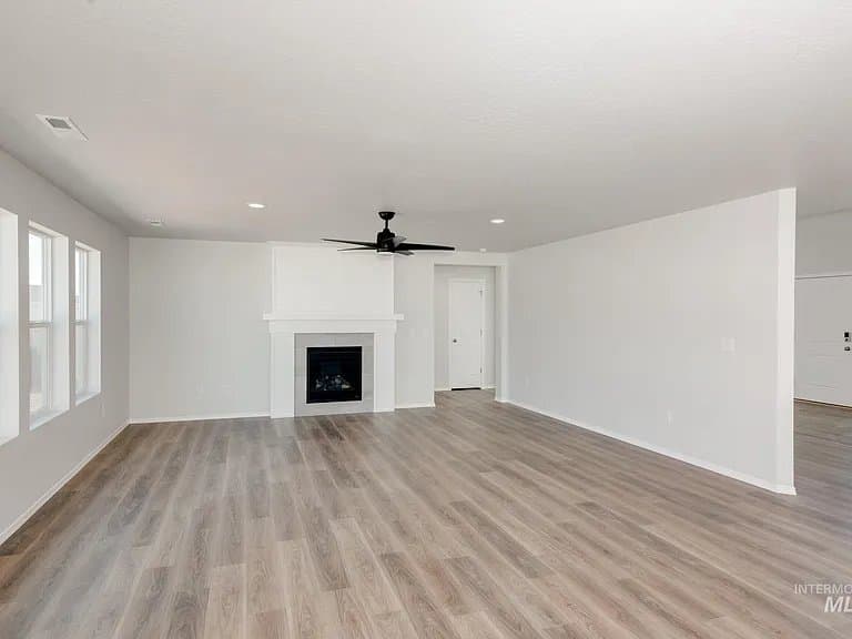 Caldwell House: 4823 Fire Opal St
