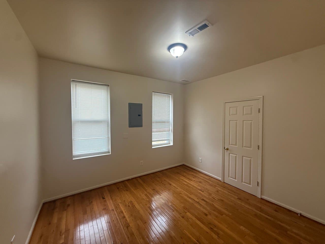 Baltimore Apartment: 2911 Greenmount Ave Apt 2 A