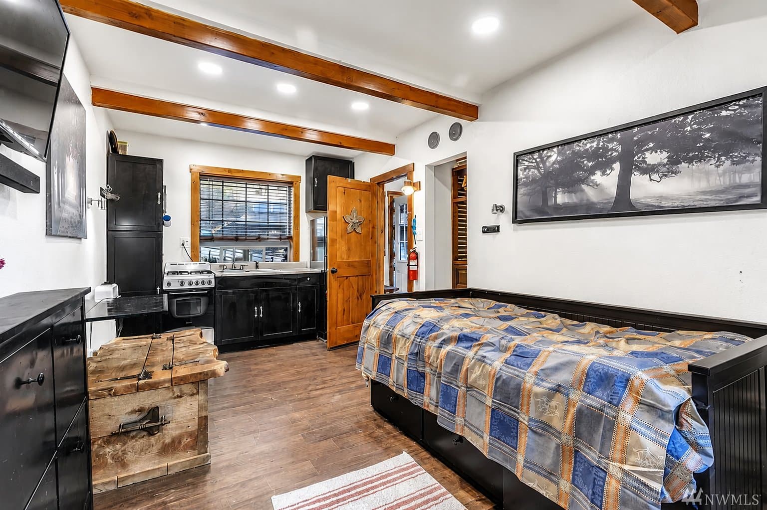 Mount Vernon House: 23253 WA-534
