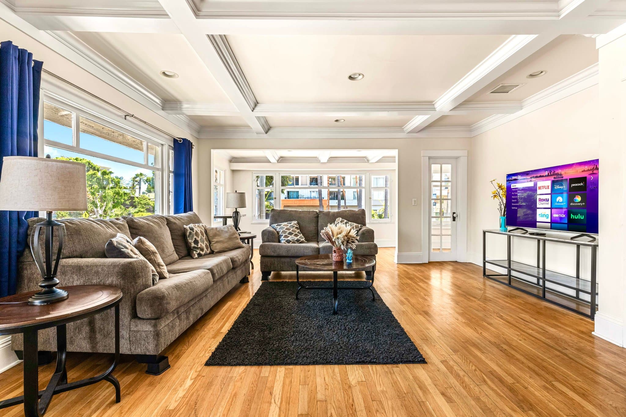 Long Beach Condo: 841 E Ocean Blvd