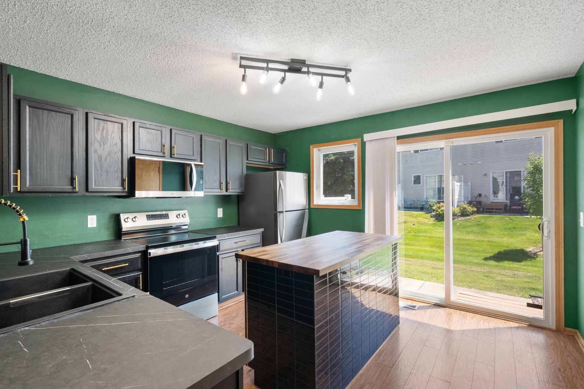Hugo Townhome: 4961 Emmit Dr N
