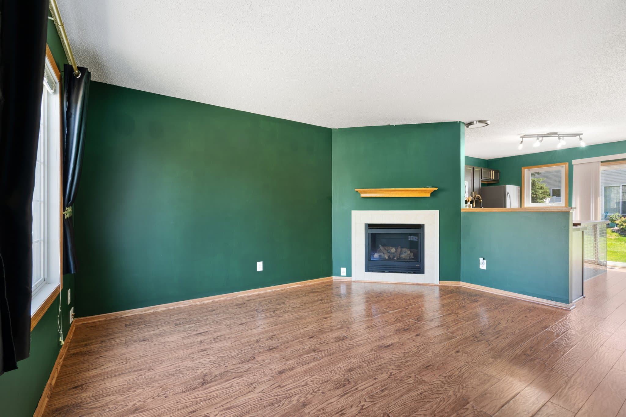 Hugo Townhome: 4961 Emmit Dr N