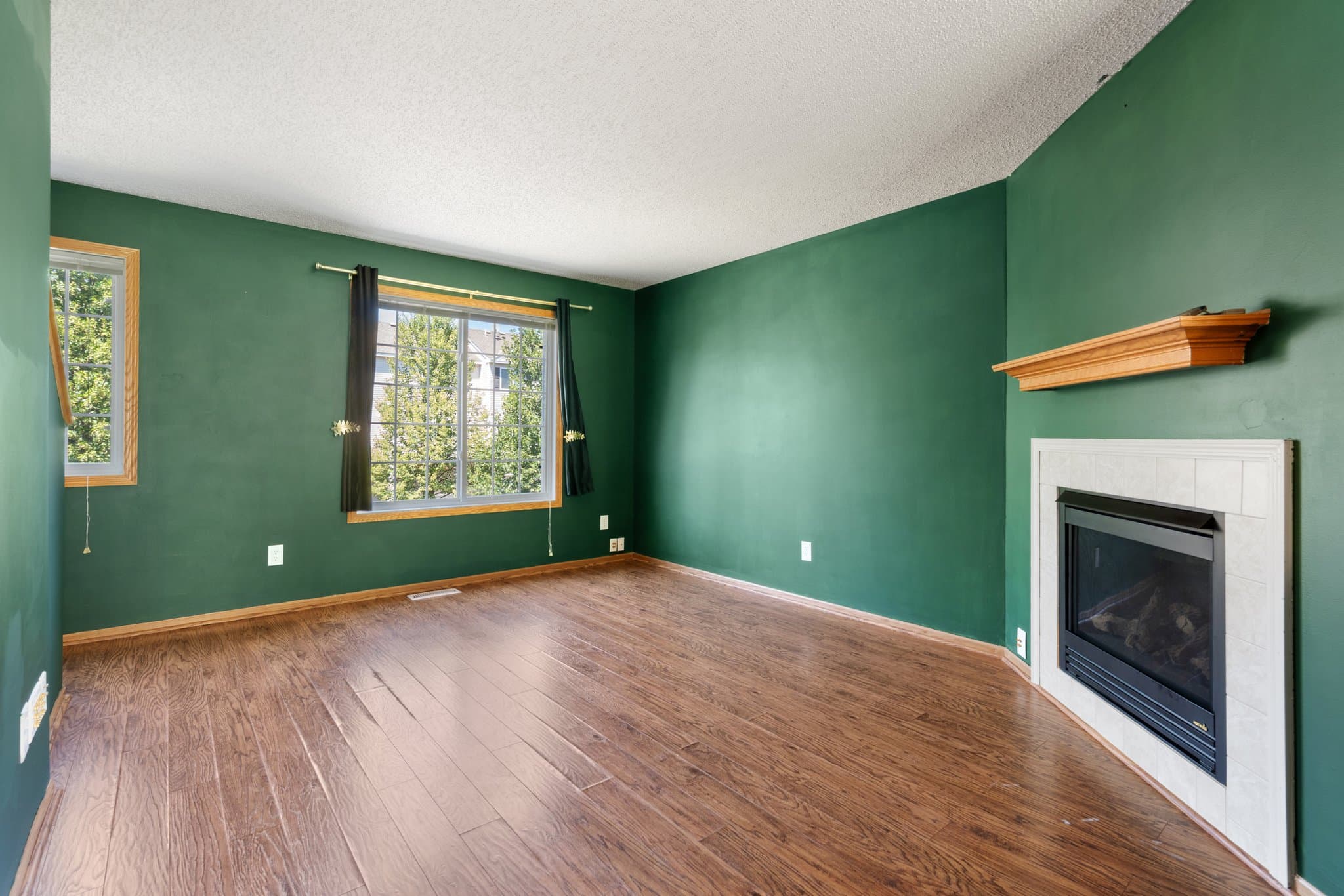 Hugo Townhome: 4961 Emmit Dr N