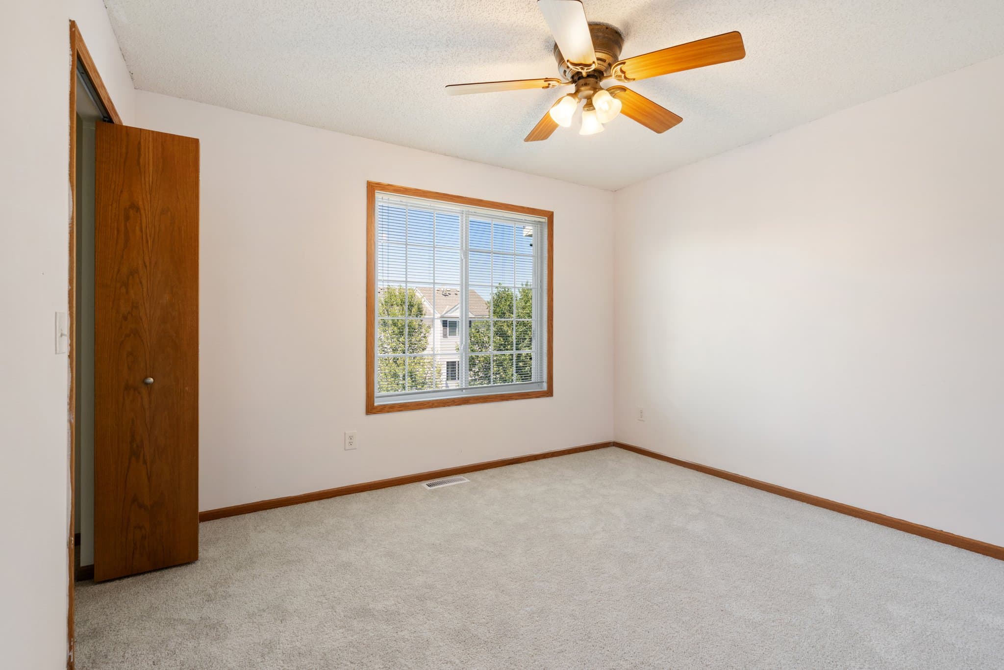 Hugo Townhome: 4961 Emmit Dr N
