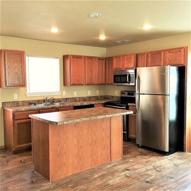 Fayetteville Townhome: 2814 W Lakewood Dr