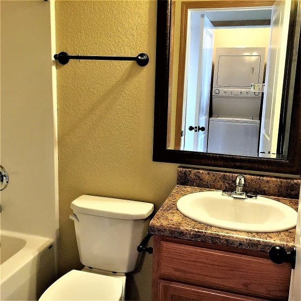 Fayetteville Townhome: 2814 W Lakewood Dr