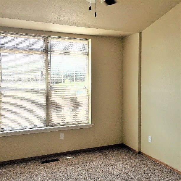 Fayetteville Townhome: 2814 W Lakewood Dr